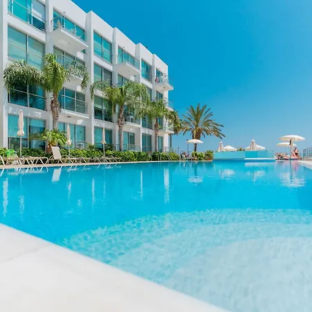 Gabriela - Coralli Beachfront Holiday home *